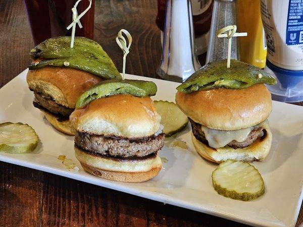 Duke's Lounge/Legends Restaraunt
