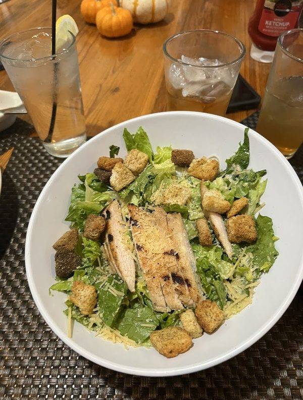 Duke's Lounge/Legends Restaraunt