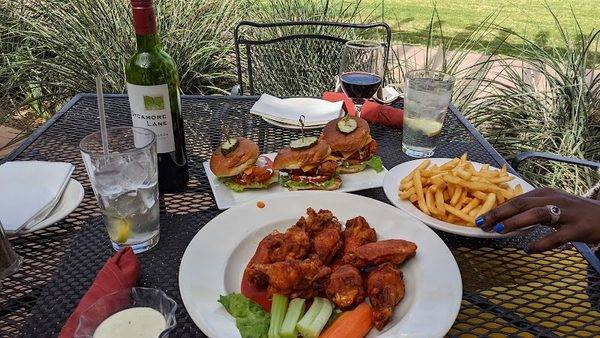 Duke's Lounge/Legends Restaraunt