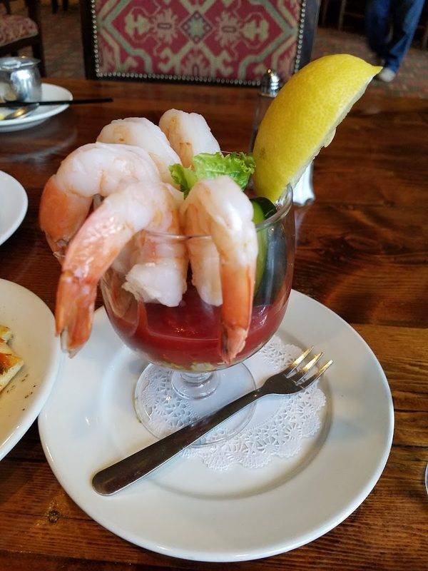 Duke's Lounge/Legends Restaraunt
