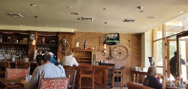 Duke's Lounge/Legends Restaraunt