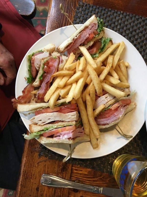 Duke's Lounge/Legends Restaraunt